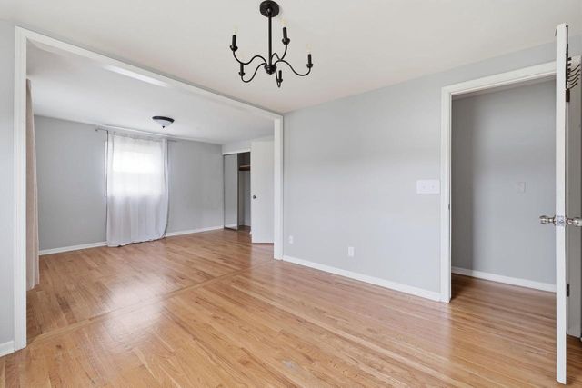 435 Golden LANE, Oak Creek, WI 53154
