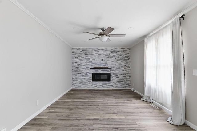 435 Golden LANE, Oak Creek, WI 53154