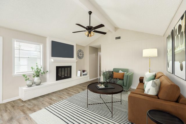 103 Honeysuckle Street, Lake Jackson, TX 77566