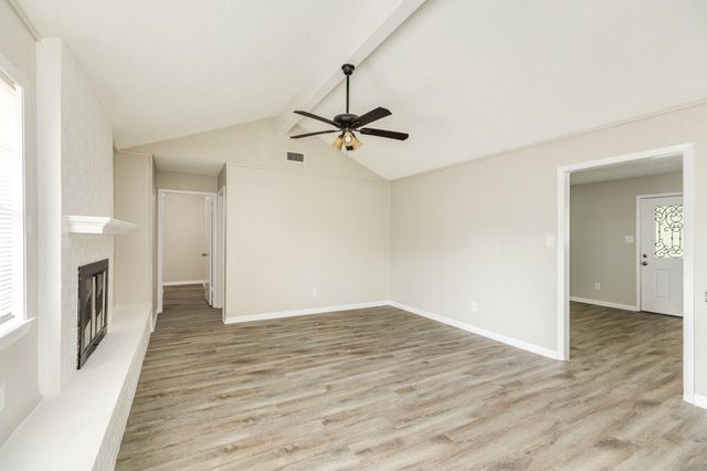 103 Honeysuckle Street, Lake Jackson, TX 77566