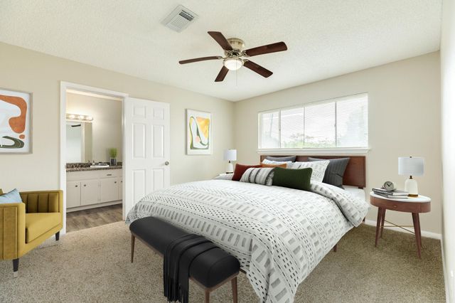 103 Honeysuckle Street, Lake Jackson, TX 77566