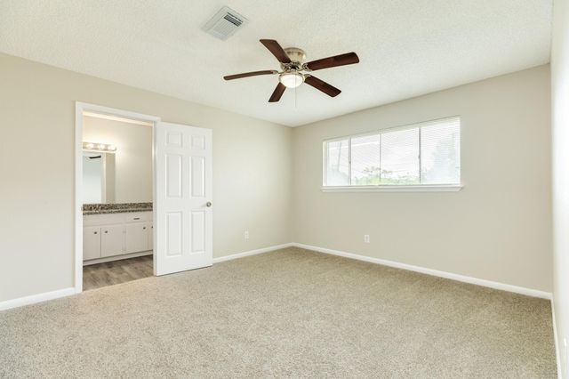 103 Honeysuckle Street, Lake Jackson, TX 77566