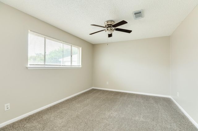 103 Honeysuckle Street, Lake Jackson, TX 77566