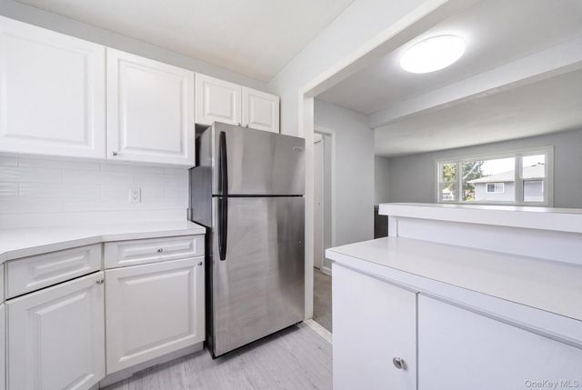 985 Fenwood 3, Valley Stream, NY 11580