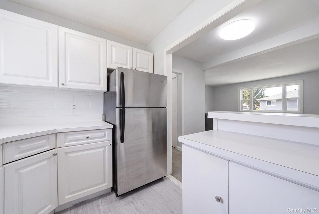 985 Fenwood 3, Valley Stream, NY 11580 — photo 5