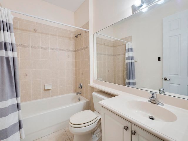 1859 Via, Boynton Beach, FL 33426