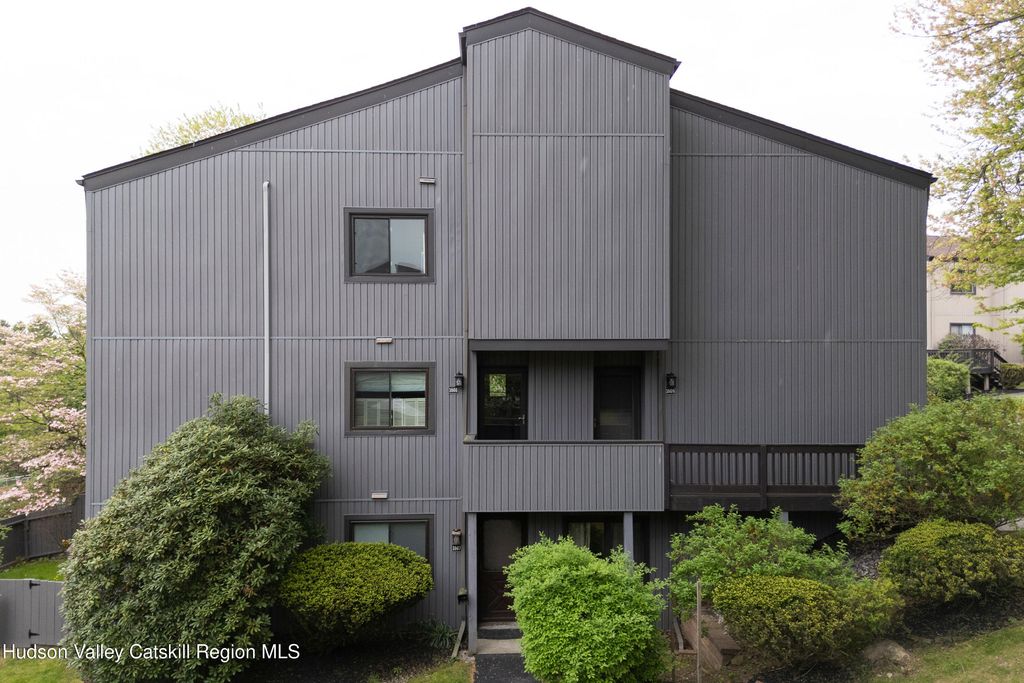 1608 Mulberry Court, Poughkeepsie, NY 12603
