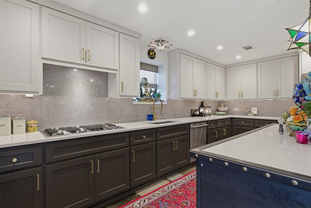 2303 Farrington Street 110, Dallas, TX 75207