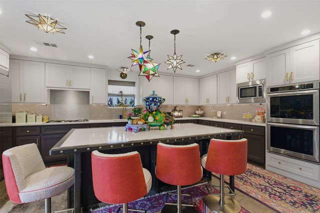 2303 Farrington Street 110, Dallas, TX 75207