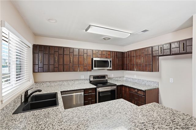 220 Candlelight Street, Las Vegas, NV 89145