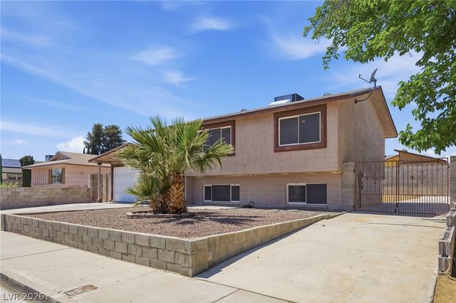 220 Candlelight Street, Las Vegas, NV 89145