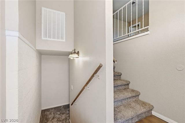 220 Candlelight Street, Las Vegas, NV 89145