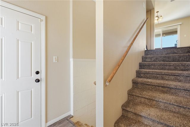 220 Candlelight Street, Las Vegas, NV 89145