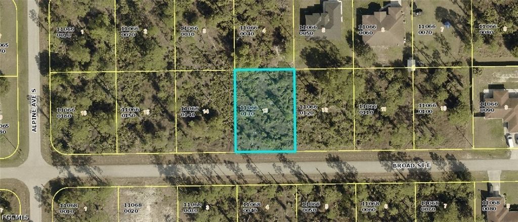937 Broad ST E, Lehigh Acres, FL 33974