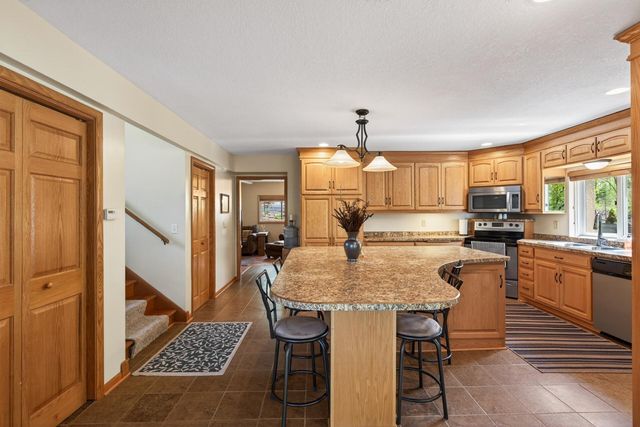 9551 Riverview Road, Eden Prairie, MN 55347