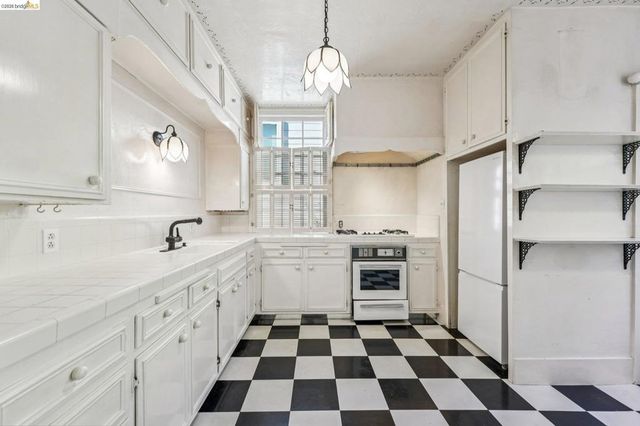 618 Boulevard Way, Piedmont, CA 94610