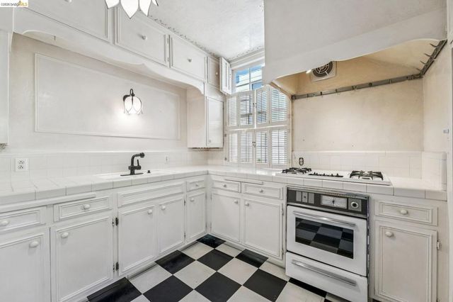 618 Boulevard Way, Piedmont, CA 94610