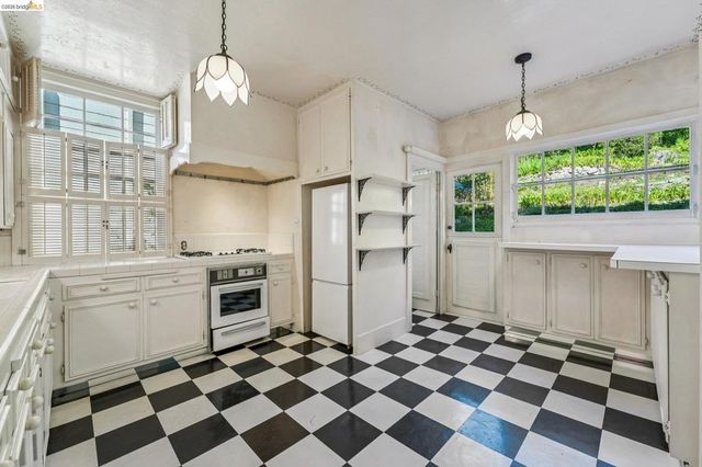 618 Boulevard Way, Piedmont, CA 94610