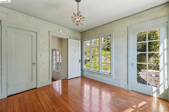 618 Boulevard Way, Piedmont, CA 94610