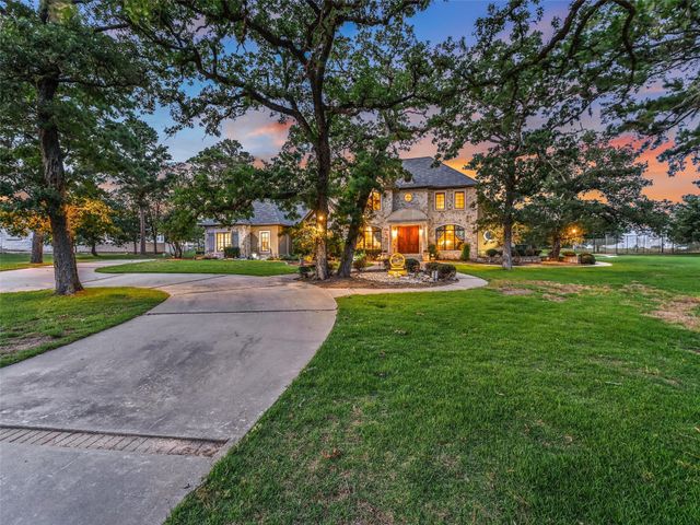 106 Elm CT, Bastrop, TX 78602