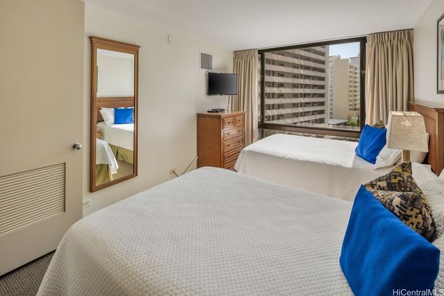 229 Paoakalani Avenue 906, Honolulu, HI 96815