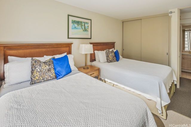 229 Paoakalani Avenue 906, Honolulu, HI 96815