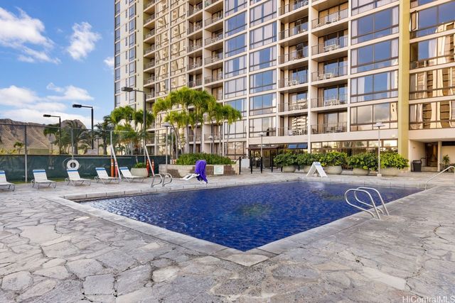 229 Paoakalani Avenue 906, Honolulu, HI 96815