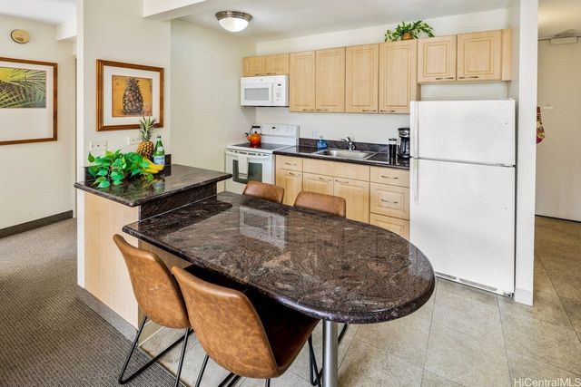 229 Paoakalani Avenue 906, Honolulu, HI 96815