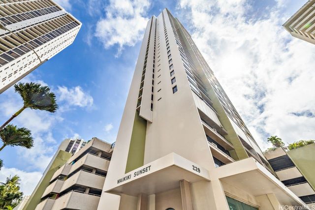 229 Paoakalani Avenue 906, Honolulu, HI 96815
