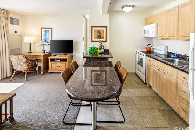 229 Paoakalani Avenue 906, Honolulu, HI 96815