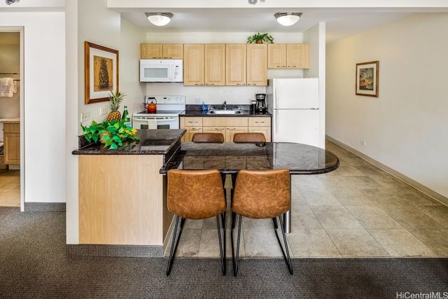 229 Paoakalani Avenue 906, Honolulu, HI 96815