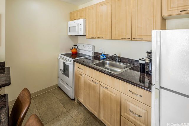 229 Paoakalani Avenue 906, Honolulu, HI 96815