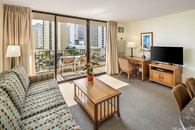 229 Paoakalani Avenue 906, Honolulu, HI 96815