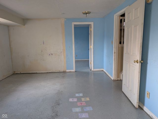 4117 Luxembourg Circle E, Indianapolis, IN 46228