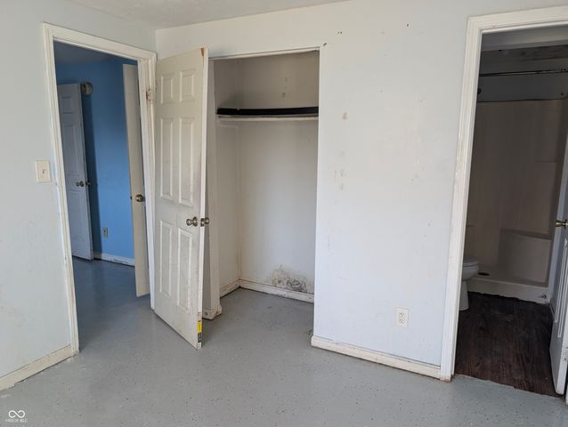 4117 Luxembourg Circle E, Indianapolis, IN 46228