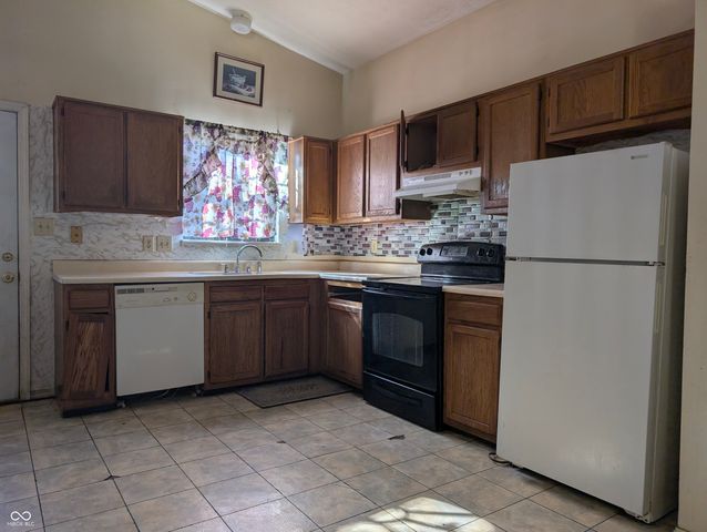 4117 Luxembourg Circle E, Indianapolis, IN 46228