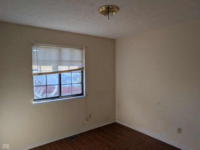 4117 Luxembourg Circle E, Indianapolis, IN 46228