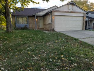 4117 Luxembourg Circle E, Indianapolis, IN 46228
