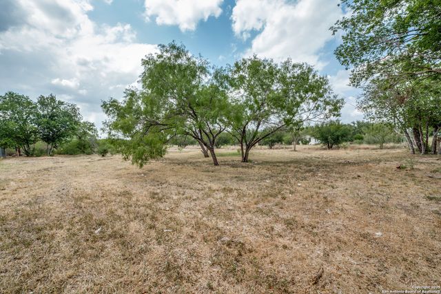 13839 E Somerset, Von Ormy, TX 78073