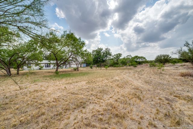 13839 E Somerset, Von Ormy, TX 78073