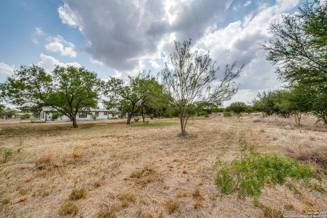 13839 E Somerset, Von Ormy, TX 78073