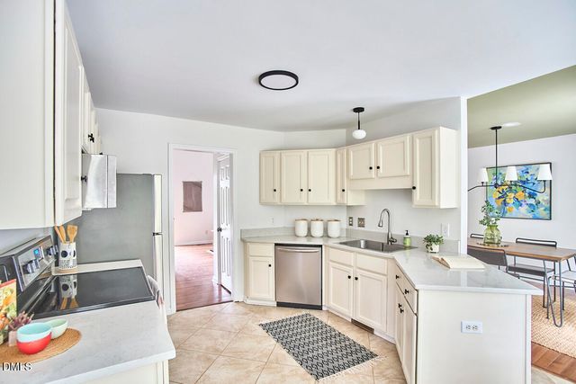 2 Creeks Edge Court, Durham, NC 27713