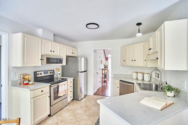 2 Creeks Edge Court, Durham, NC 27713