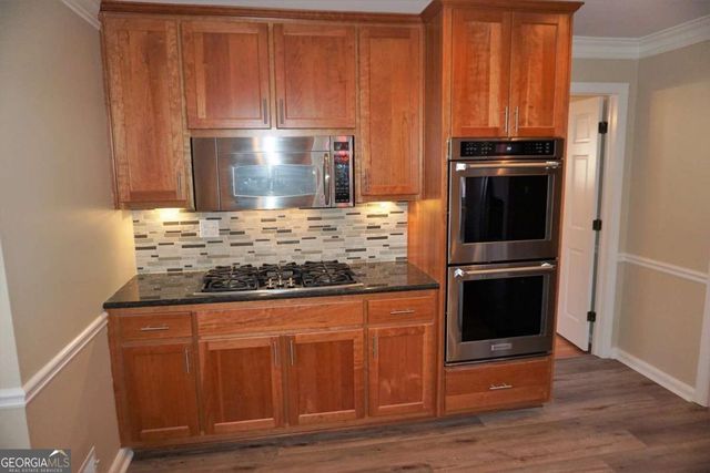 1140 Falstaff Drive, Roswell, GA 30076