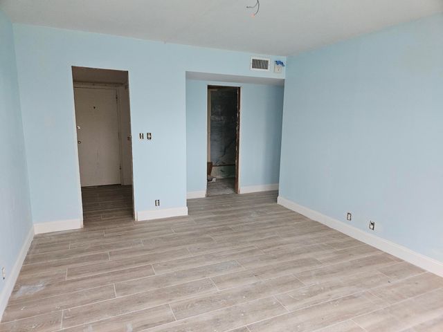 2500 NE 48TH Lane 301, Fort Lauderdale, FL 33308