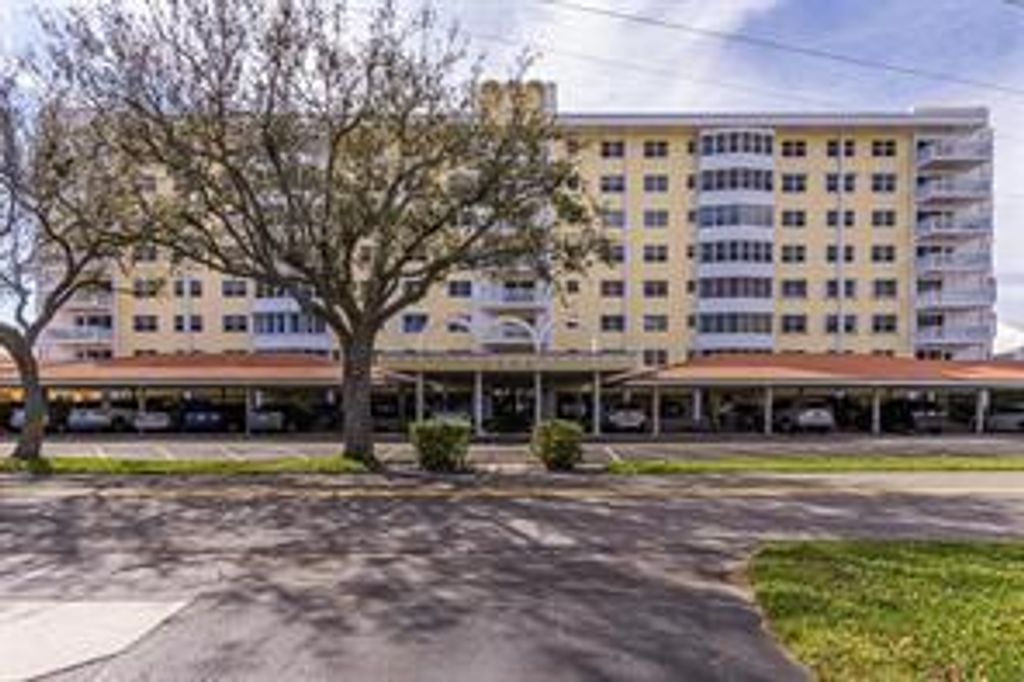 2500 NE 48TH Lane 301, Fort Lauderdale, FL 33308