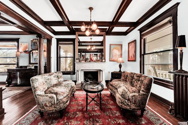 1414 N Benton Avenue, Springfield, MO 65802