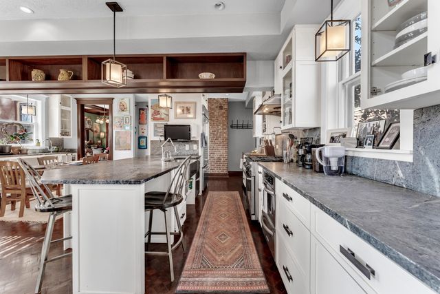 1414 N Benton Avenue, Springfield, MO 65802