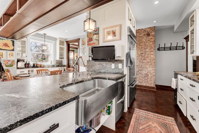 1414 N Benton Avenue, Springfield, MO 65802