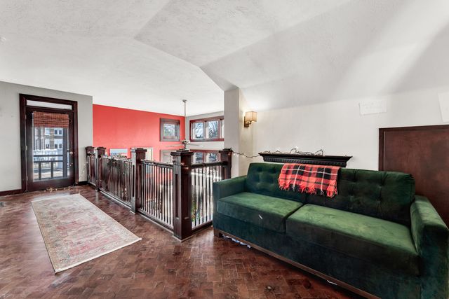 1414 N Benton Avenue, Springfield, MO 65802